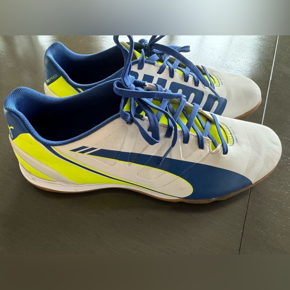 Like new- Puma women’s athletic gym shoes